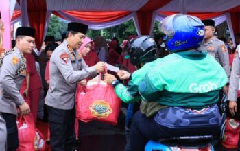 Bazar presisi dan baksos di lapangan bhayangkara, wakapolri turut hadir