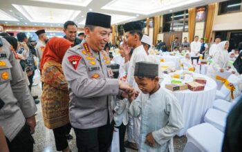 Berbagi takjil dan buka puasa bersama, kapolri perkuat sinergi dengan