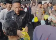 Bersama Mahasiswa dan Forkopimda, Wali Kota Malang Salurkan 2.000 Paket Sembako