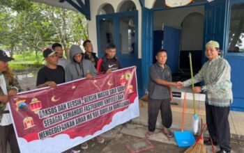 Bersih bersih masjid dan bansos: upaya hamas solo raya dukung keamanan