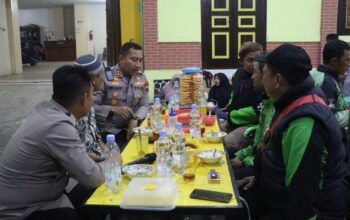 Bukber dengan ojol, polres boyolali sosialisasikan keamanan berkendara