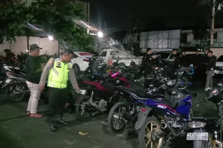 Demi keamanan, polres sukoharjo bubarkan sahur on the road dan