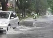 Diguyur Hujan Lebat, Genangan Air Muncul di Beberapa Titik Kota Malang