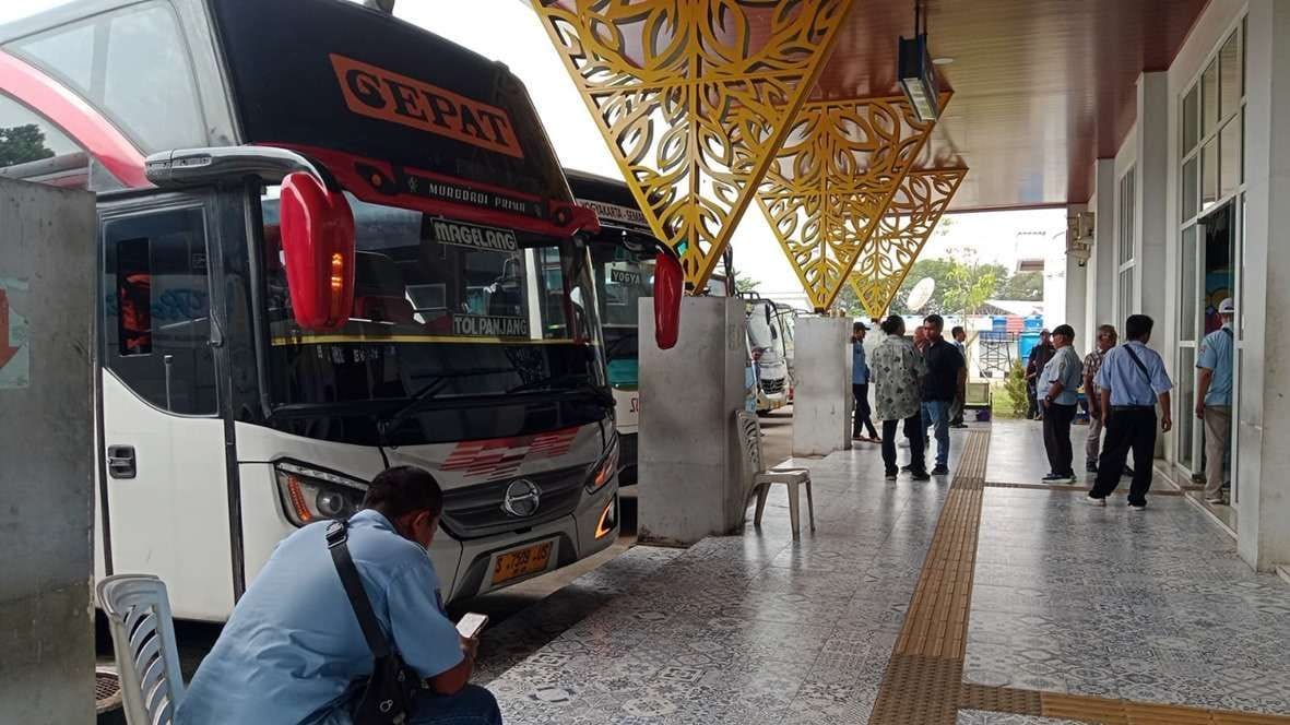 H 7 lebaran, jumlah pemudik di terminal magelang masih landai