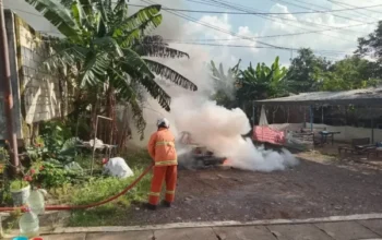 Insiden kebakaran mobil di srondol kulon semarang, didahului suara ledakan