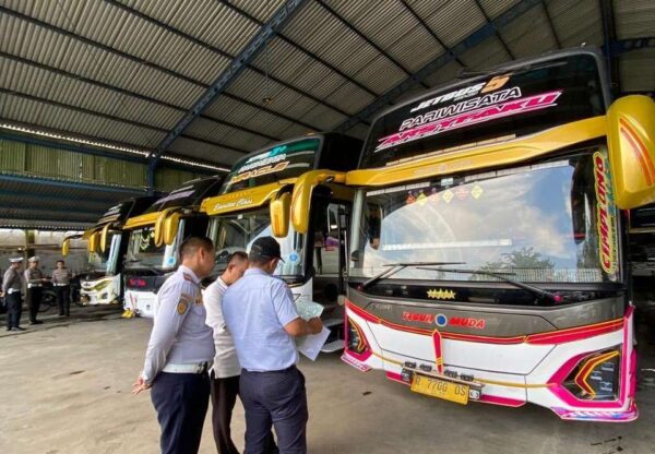 Jelang arus mudik, dishub banyumas cek kelaikan bus antar kota