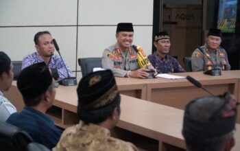 Jumat curhat di gilimanuk, kapolres jembrana pastikan kelancaran mudik dan