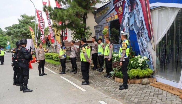 Kapolda Jateng Tinjau Pos Pengamanan Mudik di Rest Area Tol Semarang