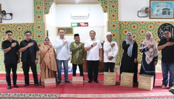 Kapolda Kaltara Ajak Santri Al-Ma’aruf Semangat Mengaji, Bantuan Peralatan Shalat Diserahkan