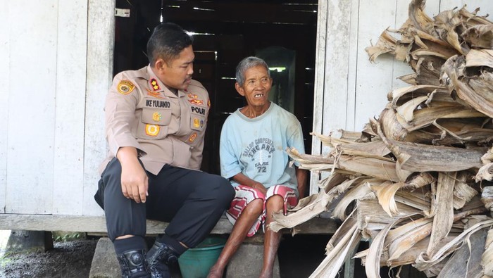 Kapolres grobogan sambangi lansia disabilitas yang jadi korban pencurian