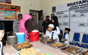 Kapolres karanganyar gelar buka bersama, beri kebahagiaan untuk anak yatim