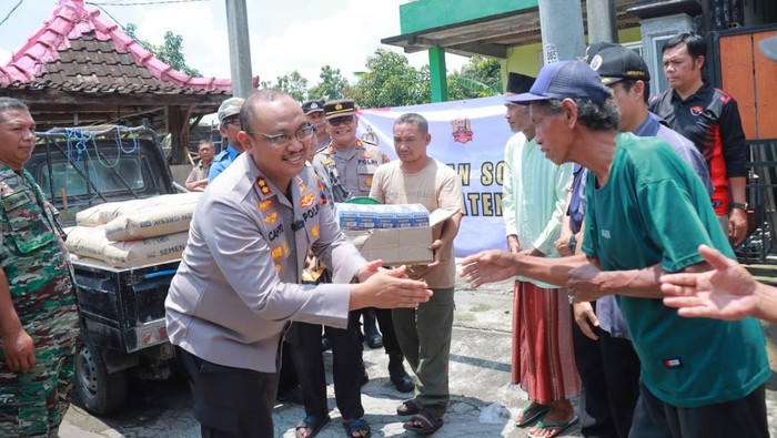 Kapolres klaten sigap bantu warga dan perbaiki sarana pascabencana