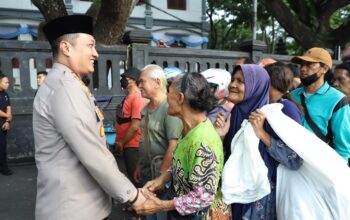 Kapolresta malang kota, forkopimda, dan gmni jatim gotong royong bersihkan