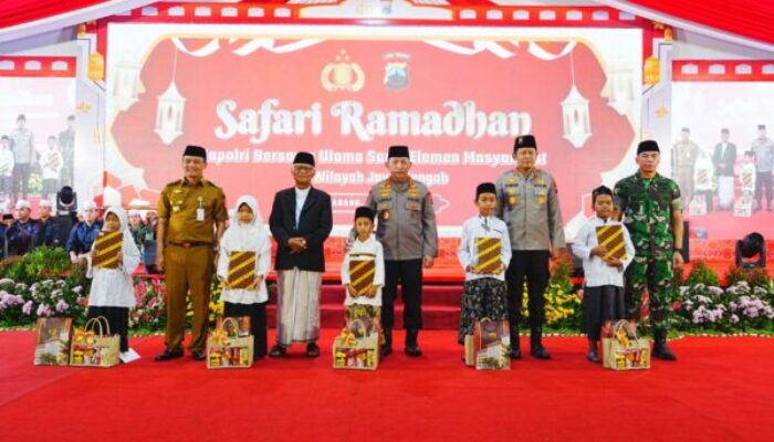 Ibu Irene Iwan Kurniawan Sampaikan Pesan dalam Serah Terima Ibu Asuh Polwan Polda Kalteng