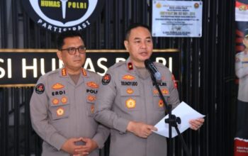 Kapolri tetapkan status gugur dan berikan kplb anumerta untuk 3