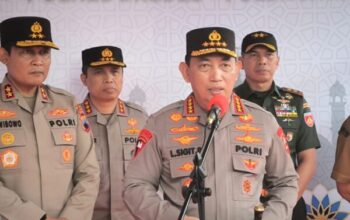 Kapolri tinjau posko terpadu, pastikan kesiapan operasi ketupat 2025