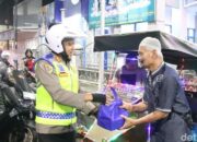 Kebersamaan ramadan, polres banjarnegara bagikan sahur gratis saat patroli