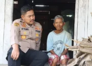 Mbah juminah kehilangan rp 8 juta, kapolres grobogan beri bantuan