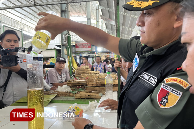 Minyakita tak sesuai takaran terungkap dalam sidak polisi di malang