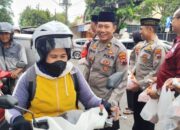 Emak-emak Panik! Dikira Razia, Langsung Keluarkan SIM Saat Polres Kendal Bagikan Takjil