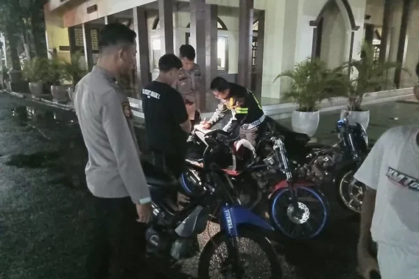 Patroli sahur, polres grobogan tangkap 3 pebalap liar yang meresahkan