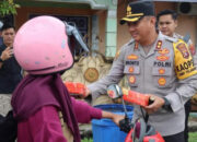 Peduli sesama, polres lamandau berbagi takjil untuk pengguna jalan