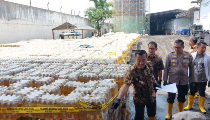 Pabrik Pengemasan MinyaKita di Karanganyar Disegel Polda Jateng, Diduga Tak Sesuai Standar