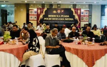 Polda jateng dan media bagikan takjil serta gelar buka puasa