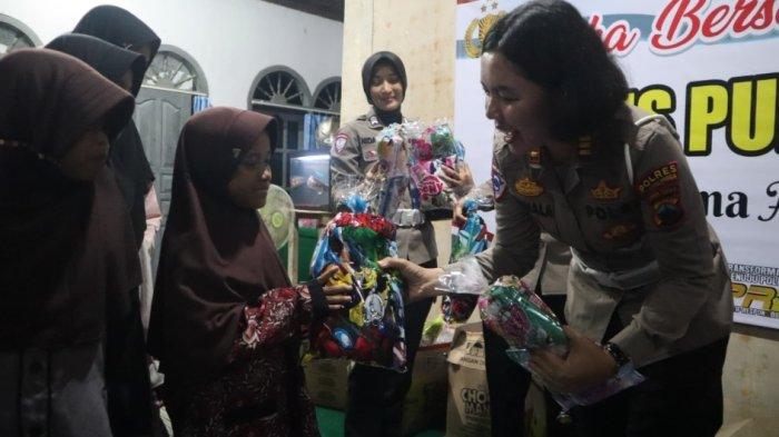 Polisi purbalingga santuni anak yatim dengan kejutan dan hadiah