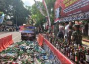 Polres Grobogan Tegas! Ribuan Botol Miras Dimusnahkan Menyambut Lebaran 2025