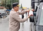 Polres humbahas berbagi takjil, wujud kepedulian di bulan suci