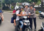 Polres jembrana dan imm berbagi takjil gratis, pererat kebersamaan di