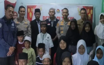 Polres pemalang bersama pwi santuni panti asuhan dengan takjil dan