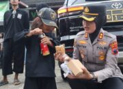 Polres semarang bersama perguruan silat dan ormas bagikan ribuan takjil