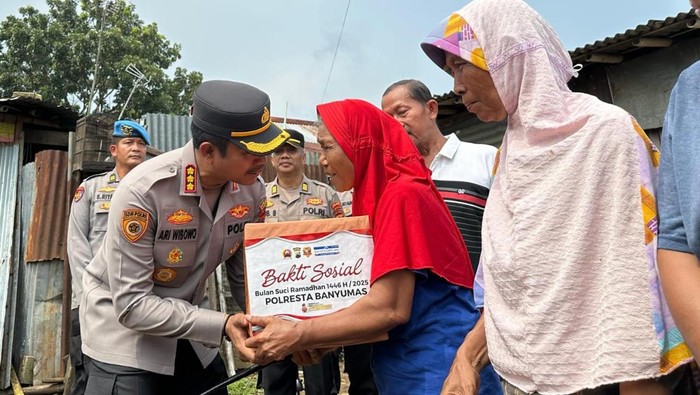 Polresta banyumas gelar bakti sosial ramadan, 182 paket sembako dibagikan