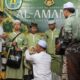 Polresta malang kota bersama mahasiswa berbagi santunan dalam safari ramadhan