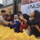 Polresta malang kota gandeng mahasiswa dalam aksi berkah ramadan, takjil