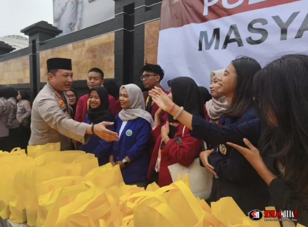 Polresta malang kota gandeng mahasiswa dalam aksi berkah ramadan, takjil