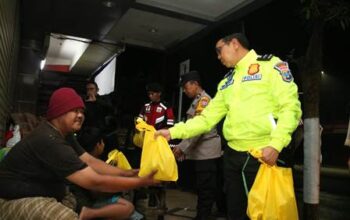 Polresta malang kota gelar sahur on the road dengan personel