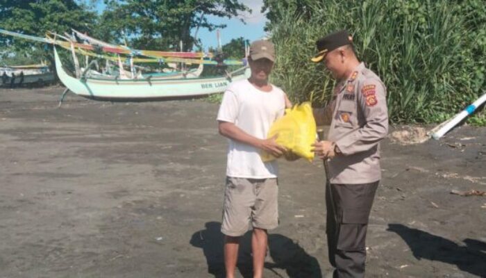 Program Minggu Kasih: Kapolres Jembrana Turun Langsung Salurkan Bantuan