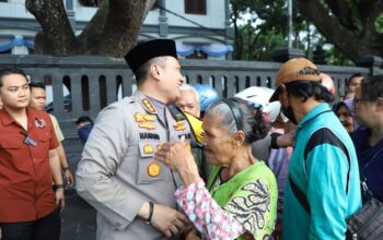 Pulihkan kota, polresta malang kota & gmni jatim gotong royong