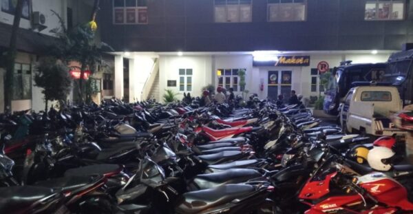 Razia blue light, polresta malang kota amankan ratusan motor balap