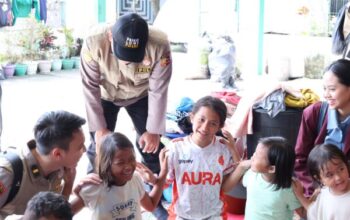 Ssdm polri gelar trauma healing untuk korban banjir di tambun