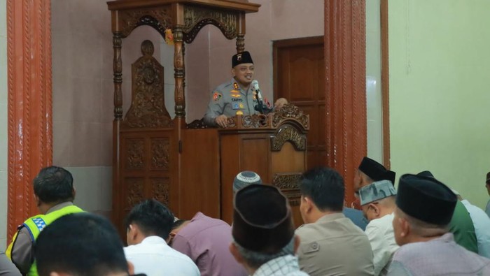 Safari ramadan, kapolres klaten ajak orang tua lebih peduli pada