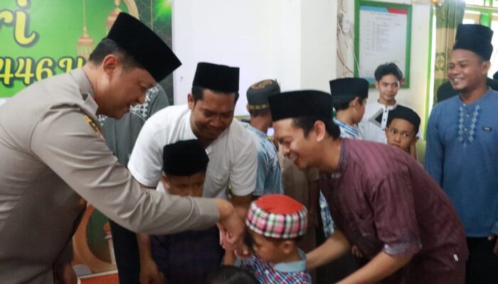 Safari Ramadan di Polres Barut, Kapolda Kalteng Beri Santunan dii Panti Asuhan Khoirunnas Muara Teweh