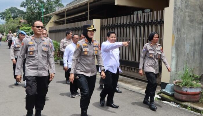 Dialog dengan Warga, Kapolres Semarang Kunjungi Balai Desa Bener