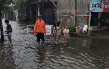 Sebagian kota semarang terendam banjir setelah hujan deras berhari hari