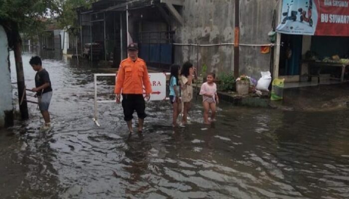 Banjir Melanda Kota Semarang Usai Hujan Deras Dua Malam Beruntun