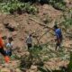 Tanah longsor di tonjong brebes, petani 80 tahun belum ditemukan