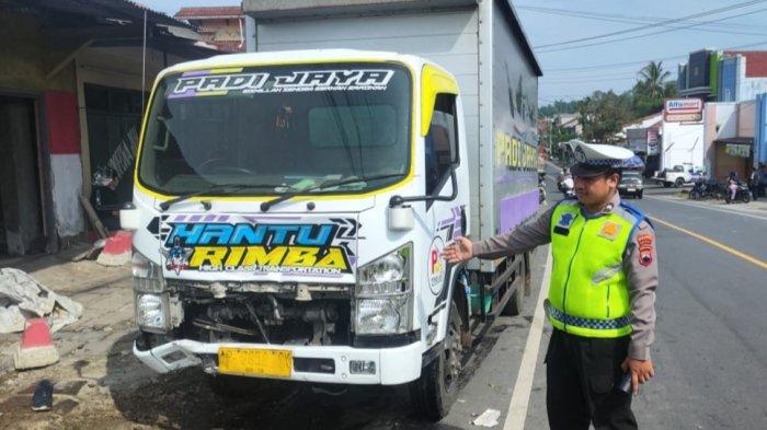 Tragedi di karangpucung cilacap, guru smk meninggal dalam kecelakaan beruntun